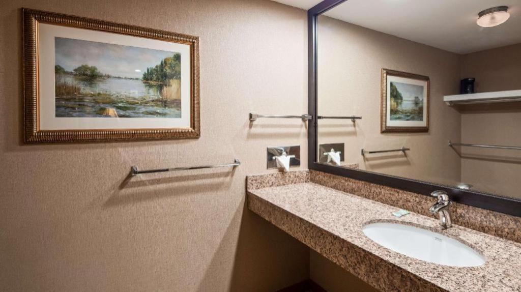 Best Western River Terrace Cheboygan Exterior foto